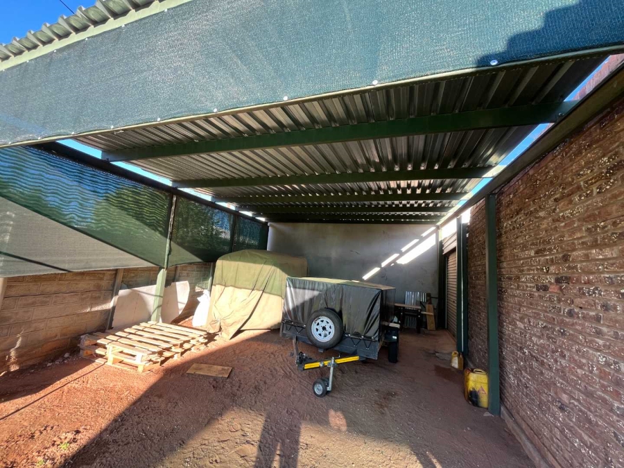 5 Bedroom Property for Sale in Die Rand Northern Cape